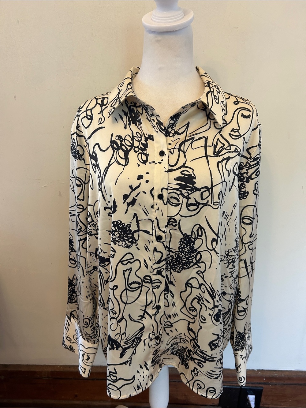 Rachel Zoe Abstract Line-Print ( faces) Cream Button-Front Blouse Size XL EUC
